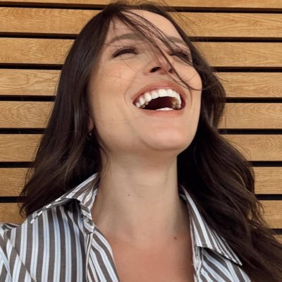 lariswiftx's profile picture. nesse perfil você irá encontrar apenas taylor swift e larissa manoela ;)