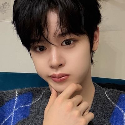 oliviapxpe's profile picture. ♂️ ele/o - he/him
🌳 ecossocialista - ecosocialist
🌐 kpop&política - kpop&politics
🚨 antes de seguir: leia meu carrd! - before you follow: read my carrd!