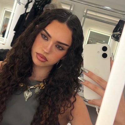 hrtspfc's profile picture. Lying Is the Most Fun a Girl Can Have Without Taking Her Clothes Off