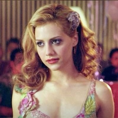 girlismagic's profile picture. surekli iyi niyeti suistimal edilen bir gerizekali