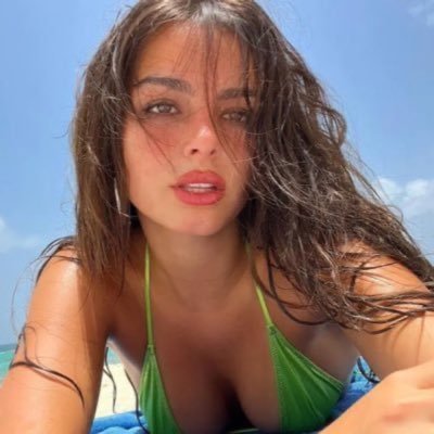 chinabrbie's profile picture. angel in the atmosphere