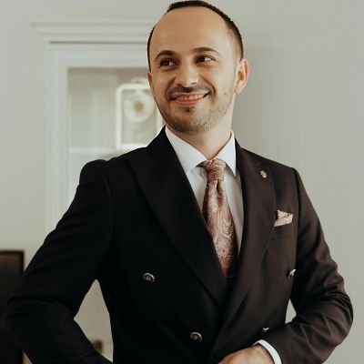 InvestJourneyX's profile picture. Ex-FOMO chaser | Sharing hard-won lessons.

Built https://t.co/tLCghccXcy to track options P&L & ROI.

Options, long-term investing, and discipline. NFA / DYOR.