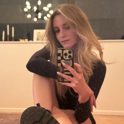 alizard22's profile picture. 