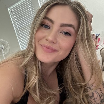 madcandybezrh's profile picture. Be the change you wish to see in the world 🌟
19