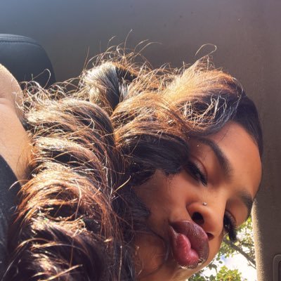 nelson_maliah's profile picture. Instagram:Molly_mf_gee SnapChat:Mollymfgee Facebook:Maliah Nelson ♑️💛🌻