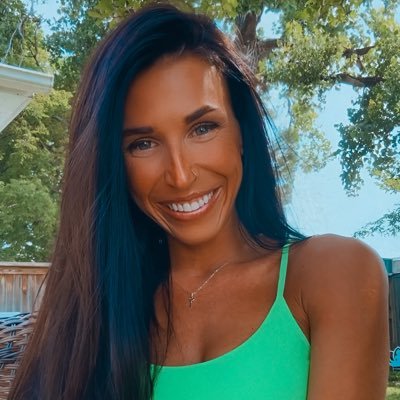 sighfrequency's profile picture. 🧷useless millennial | weird girl | sometimes sporty | #gopackgo 🏈🧢🌈🪬📖🗝️