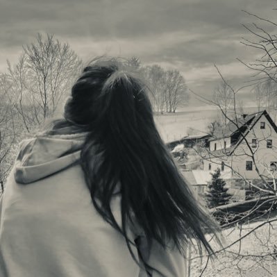 _pracht_'s profile picture. منم و یه عالمه فکر و خیالای الکی، شمام شریکین