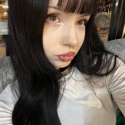 001ZUMl's profile picture. 