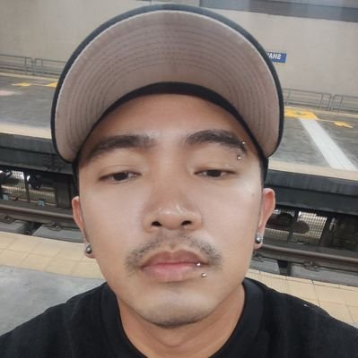 MharC07's profile picture. Graphic Designer l Gamer l UD➕