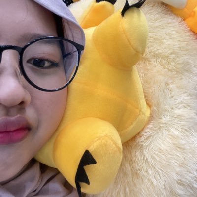 mirawrselfie's profile picture. DM for business inquires💌