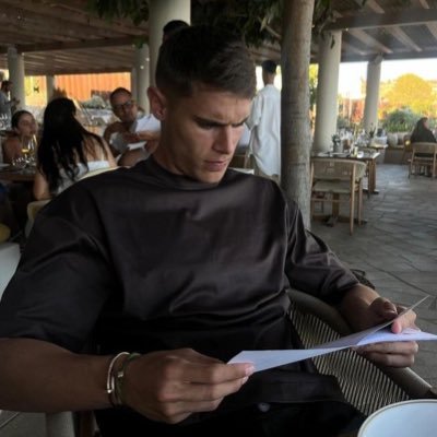 m_h27i's profile picture. معتزل الشغله MCFC امشي واضيف هدها يامحور الكون