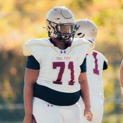 JBurch99's profile picture. Iona Prep ‘29 | OG | 6’0 | 280 | NY
