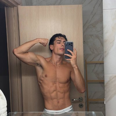 ALaghrida's profile picture. Your favorite Urologist and yes i got a 🌶 page