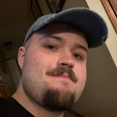 MiitchyBear's profile picture. 23 🏳️‍🌈 | As long as I know the shape of my soul I’ll be alright