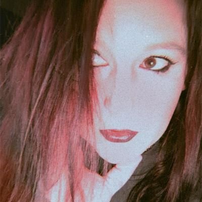 Tiamatnoir's profile picture. I love Art, poetry and video editing. 
Horror enthusiast 👻
Mama to Oz (TheGreat&Powerful)