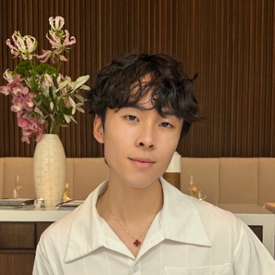 theroyalpalis's profile picture. 