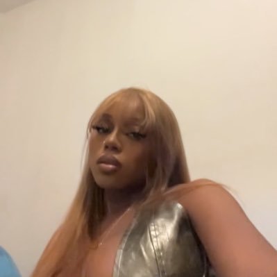 meemeezzzz's profile picture. 