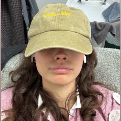 brtzzlq's profile picture. ❛ cr ; better than the movies.