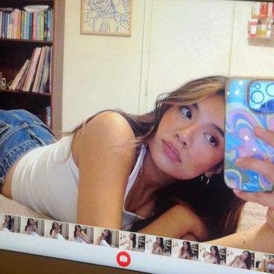 umokveronica's profile picture. 27 and frightened