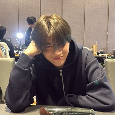 porchornor__'s profile picture. @buchayan_
                                                                                             
#rvให้พั้นที่แปลว่าหมัด