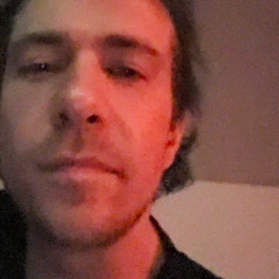 deestlore's profile picture. 