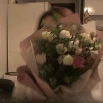 ayyimdatya's profile picture. büyük çöküntü ve melankoli anlari disinda neseli