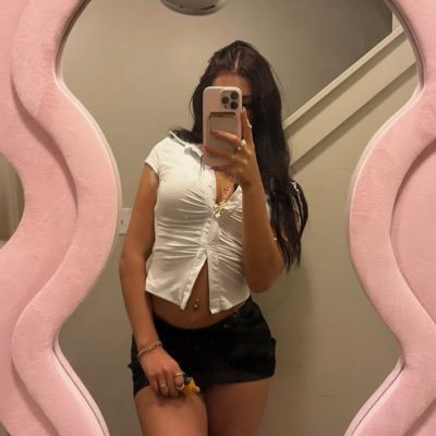 goodgirlkiyo's profile picture. 25 │ switch │ nsfw │ mdni ♡