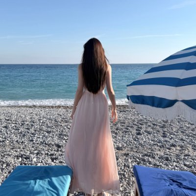 MapleLe90733165's profile picture. Grateful for every single day.
Life’s too short to hold back!
An old soul drifting through modern times. 💜