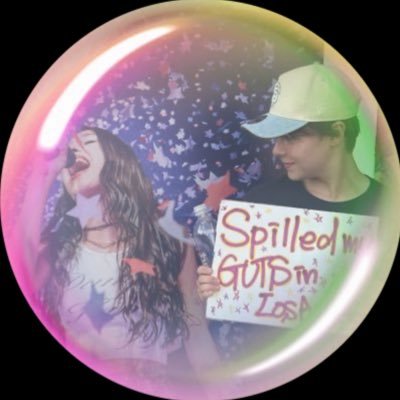 LIVIENOA's profile picture. ⭐︎livie⭐︎stan making the bed⭐︎met Olivia 09.27.24⭐︎