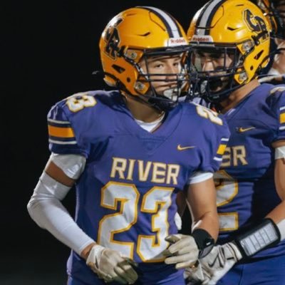 Quiencey09's profile picture. |5,10 167|WR and SS |Columbia River high school| class 2028|@football_river| Beach 175| squat 225|