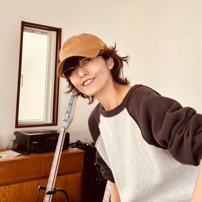 rusk775's profile picture. ▶️フリーデザイナー ▶️地元でAI教室開催。SNS用動画広告、web制作、店舗看板、etc▶️TikTok3ヶ月5千人の裏方運用代行▶️Japan and Malaysia. ▶️身体はあちこちガタガタです