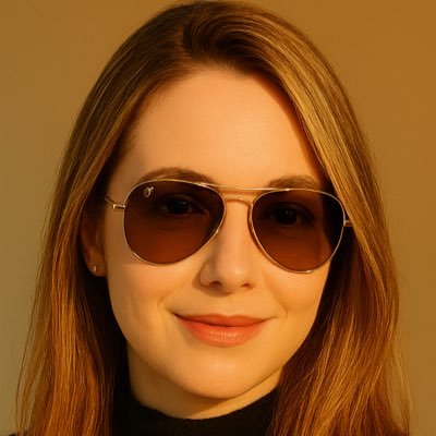 Vangfraz's profile picture. Ela é capricorniana! Prefere ser chamada de antissocial do que fingir que gosta das pessoas. Sincera e firme. 🎙️Aqui a opinião é sem filtro.