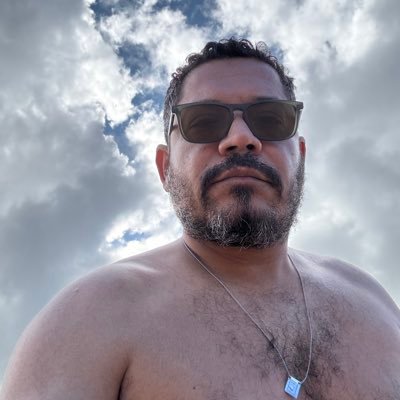 Kadoshino's profile picture. Esplêndido pela própria Natureza,Eu era Pequeno, não tinha óleo Johnson & Johnson, mamãe passou dendê em mim. Capricorniano, Praieiro, Reikiano e Namorando 😏