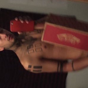 1threw7's profile picture. 