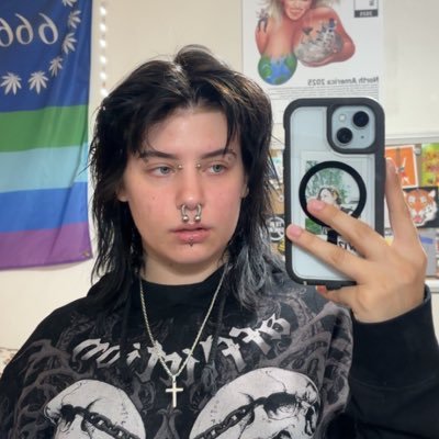 lesbofailure's profile picture. he/they/it | 24 | IL | 🏳️‍⚧️