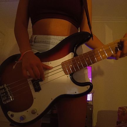 Snixen_'s profile picture. El amor tiene que verse reflejado en cartitas no en tweets pasivo agresivos