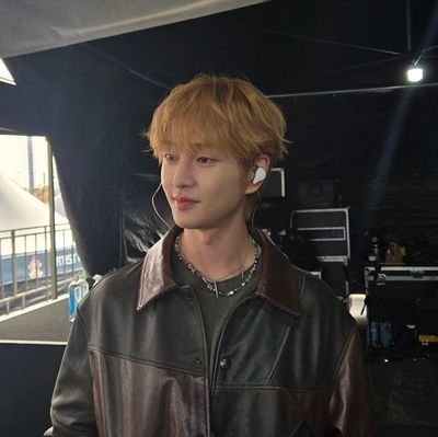 hyeowoobi's profile picture. chuva. de. pica. e.  meu. cu. tá. no. varal 😨