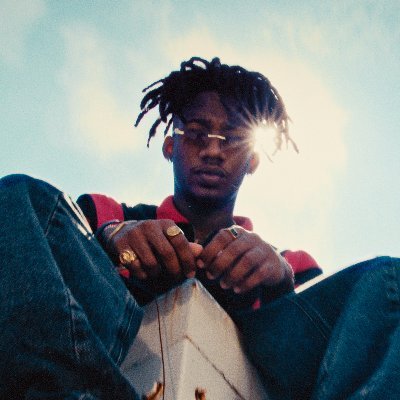 yancloudoficial's profile picture. Cantor | Compositor | Diretor de Arte
🎶 OUÇA #BRINDE ⬇️