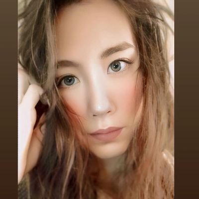 Liliummblooming's profile picture. Kendi halinde biri.

💚