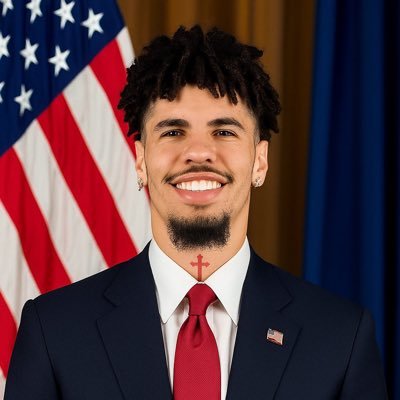 BinanceBankrupt's profile picture. 6’9 250lbs