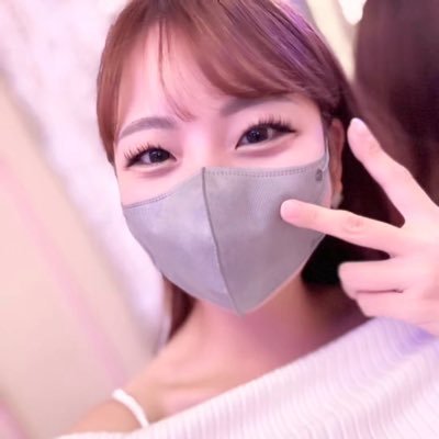 hina102223's profile picture. 