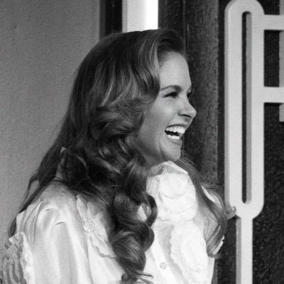 lucerohogleon's profile picture. ❝ 𝐘𝐨 𝐛𝐫𝐢𝐥𝐥𝐨 𝐝𝐨𝐧𝐝𝐞 𝐬𝐞𝐚 𝐯𝐨𝐬, 𝐞𝐜𝐡𝐚𝐭𝐞 𝐩𝐮𝐫𝐩𝐮𝐫𝐢𝐧𝐚. ❞