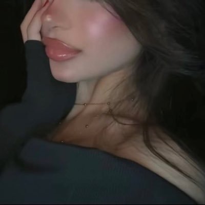 god1favorite's profile picture. valoholic