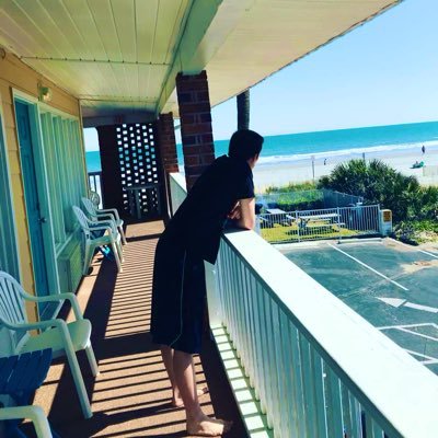 Bigrigatoni24's profile picture. •🚀💰👑📈📊🏀🏈🔊📲🏇#UpStateNY #investor #Ebayseller #markettrader #gambler #2️⃣6️⃣