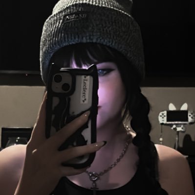 xozmbie's profile picture. ✧ 🧟‍♂️ ☽⋆ alt: @zombaegrl ᰔᩚ🕯️@j0kervenom 🦇