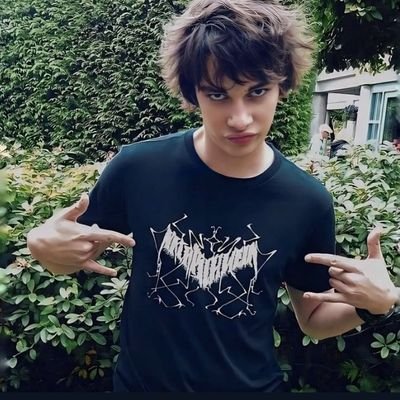 zraoany's profile picture. 🫦