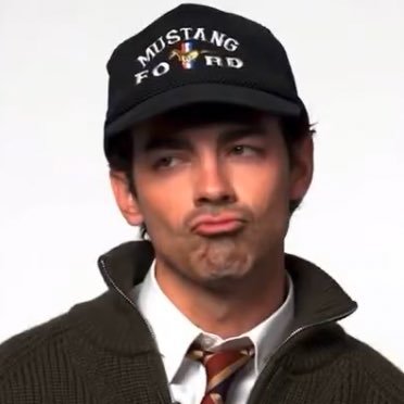 twforevahyjb's profile picture. vi a Miguel Layun levantar la 14 con el 16 veces campeón del fútbol mexicano.