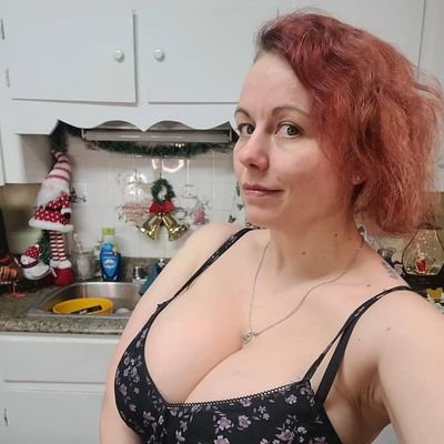 kyliegrande653's profile picture. being friends with you is more important to me rather than breaking candies 😉