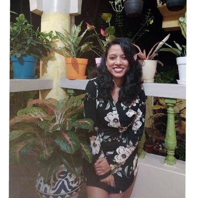 valaney06's profile picture. sometimes good. sometimes shit.