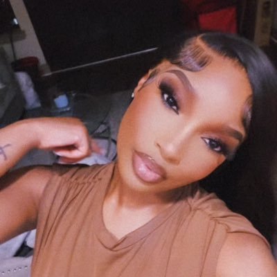 youloveeb's profile picture. real gemini.